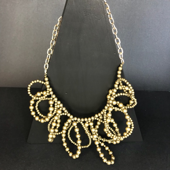 Jewelry - 🆑 Gold Loopy Beaded Necklace